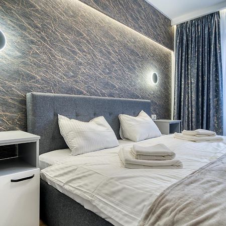 City Chic Retreat: Newly Renovated 1Br Apartment Bucharest Luaran gambar