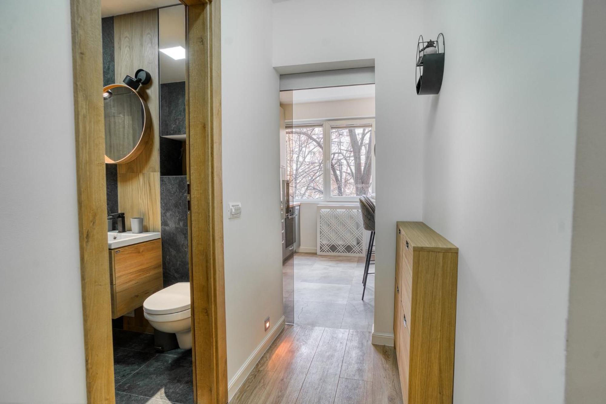 City Chic Retreat: Newly Renovated 1Br Apartment Bucharest Luaran gambar