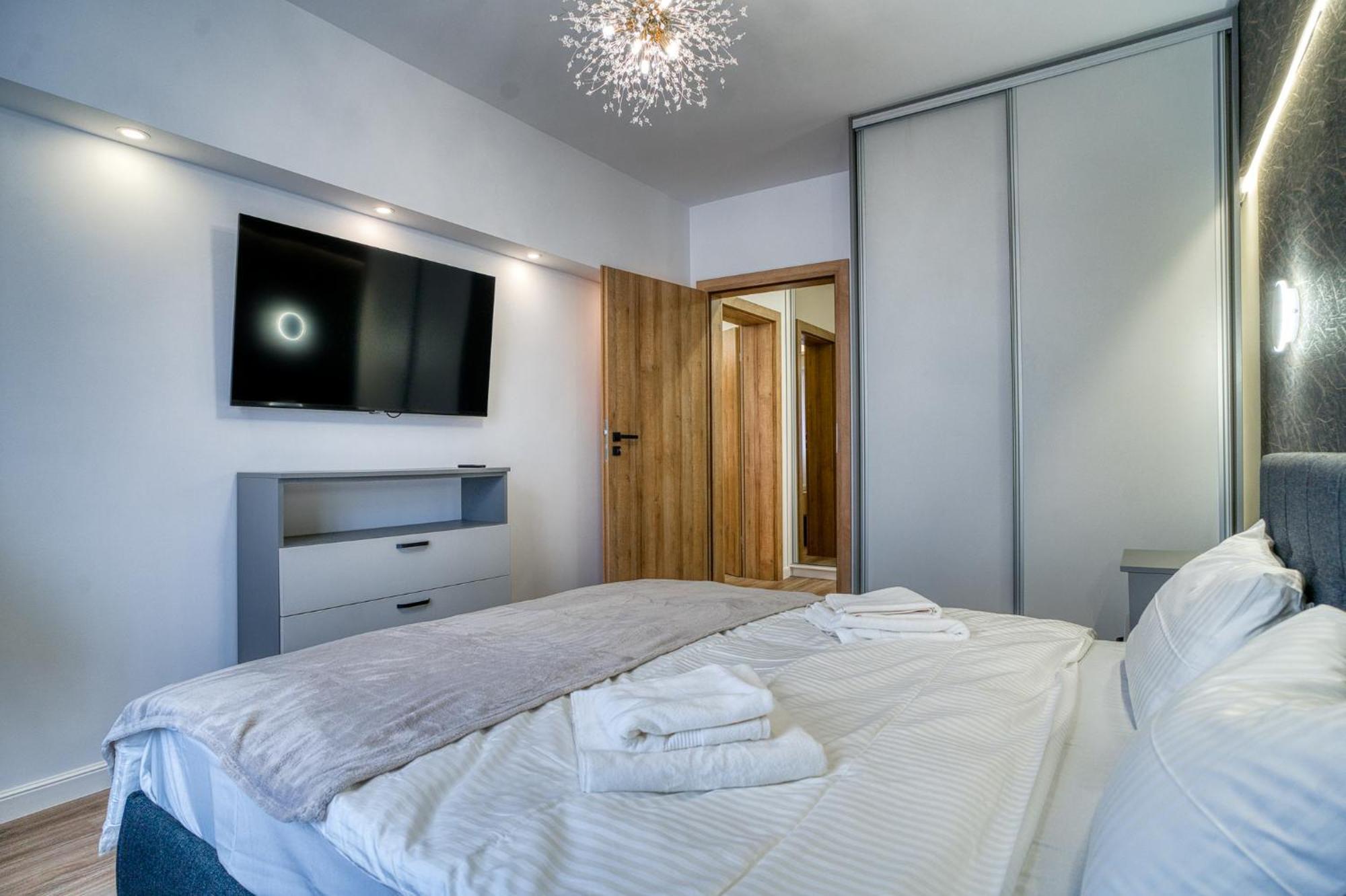 City Chic Retreat: Newly Renovated 1Br Apartment Bucharest Luaran gambar
