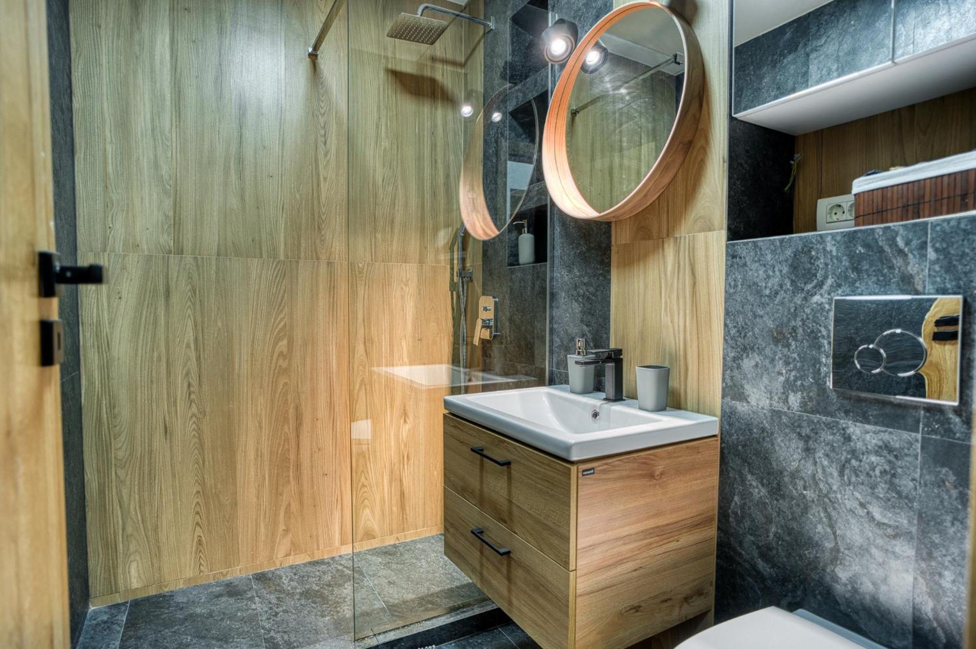 City Chic Retreat: Newly Renovated 1Br Apartment Bucharest Luaran gambar