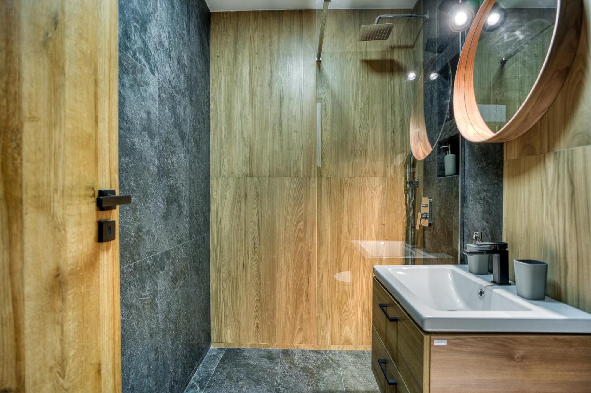 City Chic Retreat: Newly Renovated 1Br Apartment Bucharest Luaran gambar