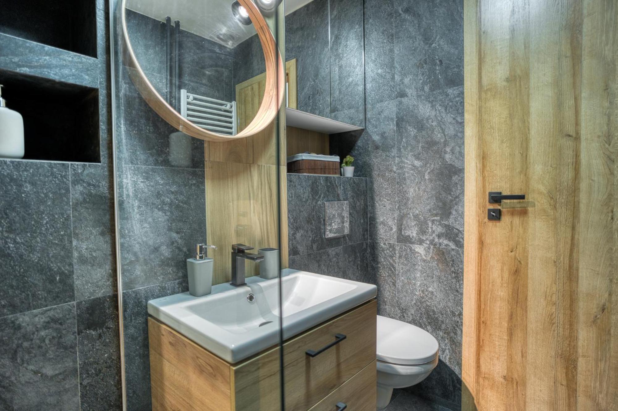City Chic Retreat: Newly Renovated 1Br Apartment Bucharest Luaran gambar