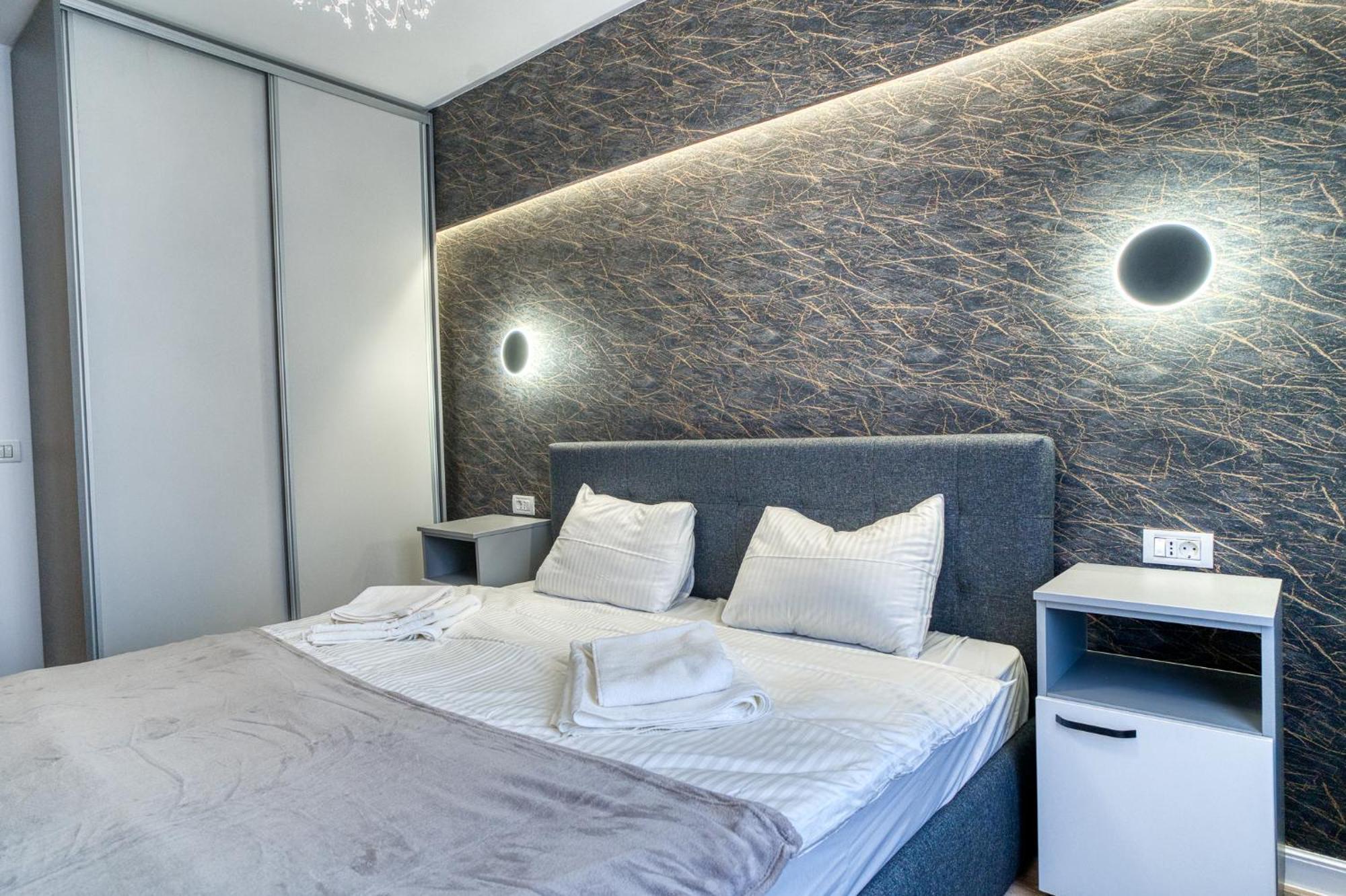 City Chic Retreat: Newly Renovated 1Br Apartment Bucharest Luaran gambar